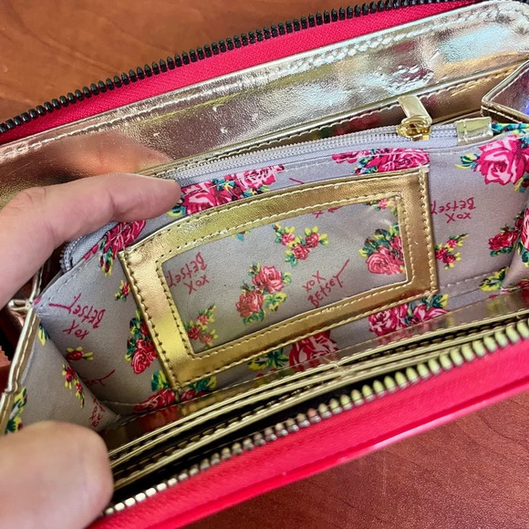 Betsey Johnson Vibrant Patent Leather Red Heart Wallet with Gold Detail 💋 - Picture 5 of 7